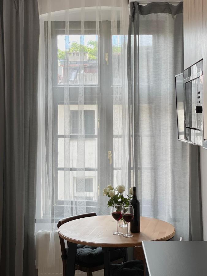 Copernicus Street Apartment - Broken Flowers And Twin Peaks Stary Toruń المظهر الخارجي الصورة