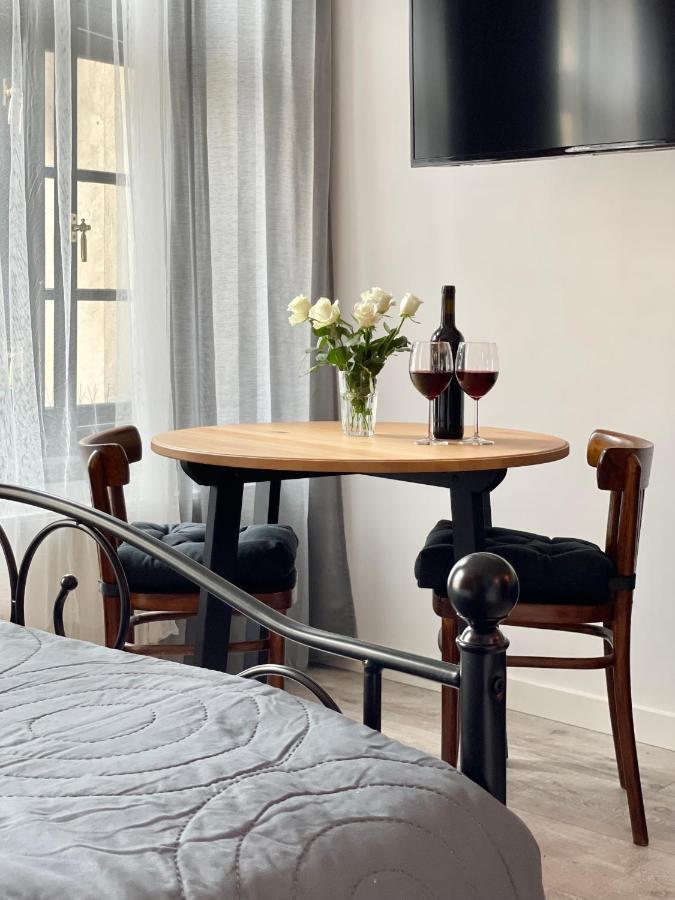 Copernicus Street Apartment - Broken Flowers And Twin Peaks Stary Toruń المظهر الخارجي الصورة
