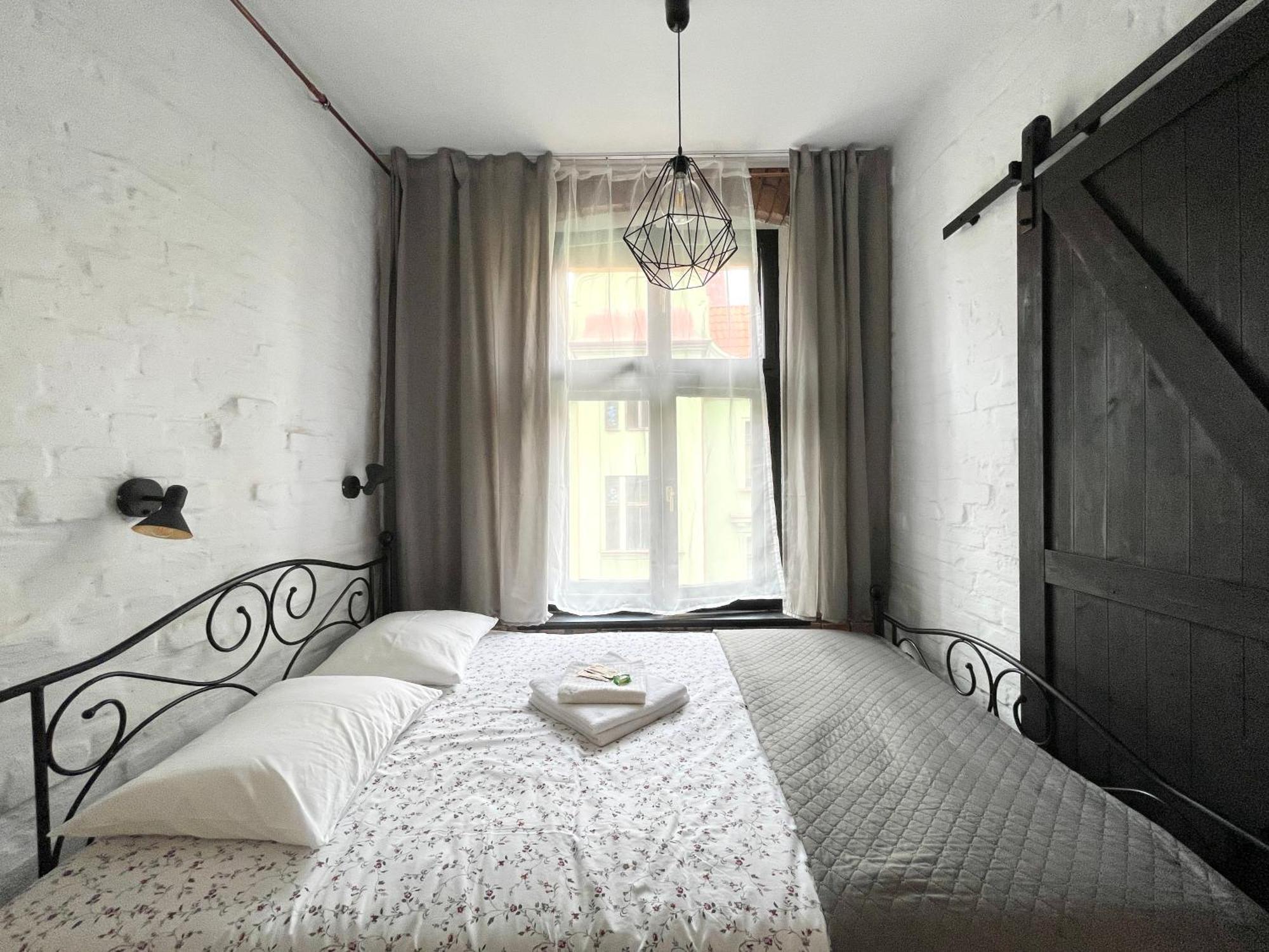 Copernicus Street Apartment - Broken Flowers And Twin Peaks Stary Toruń المظهر الخارجي الصورة