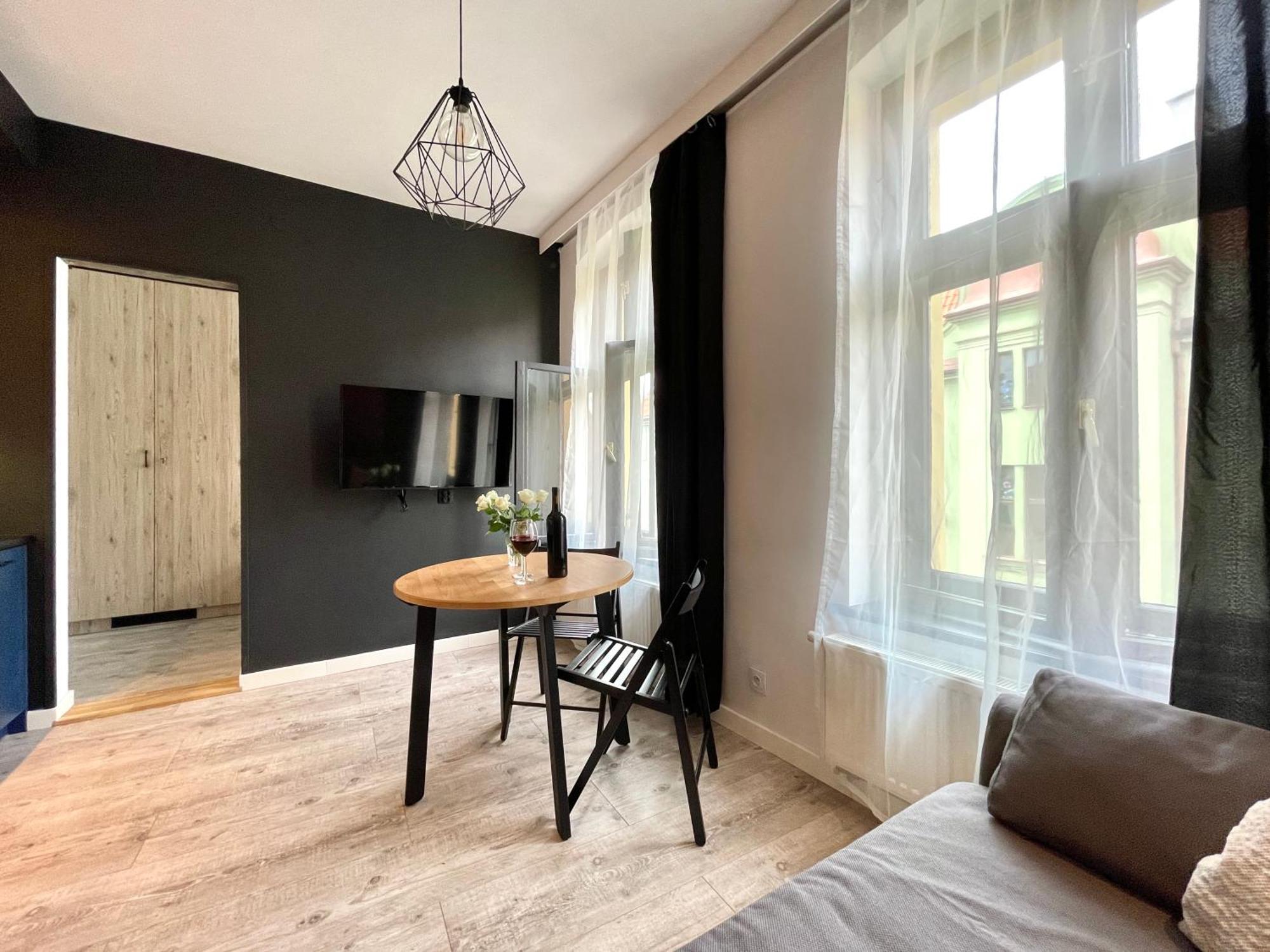 Copernicus Street Apartment - Broken Flowers And Twin Peaks Stary Toruń المظهر الخارجي الصورة